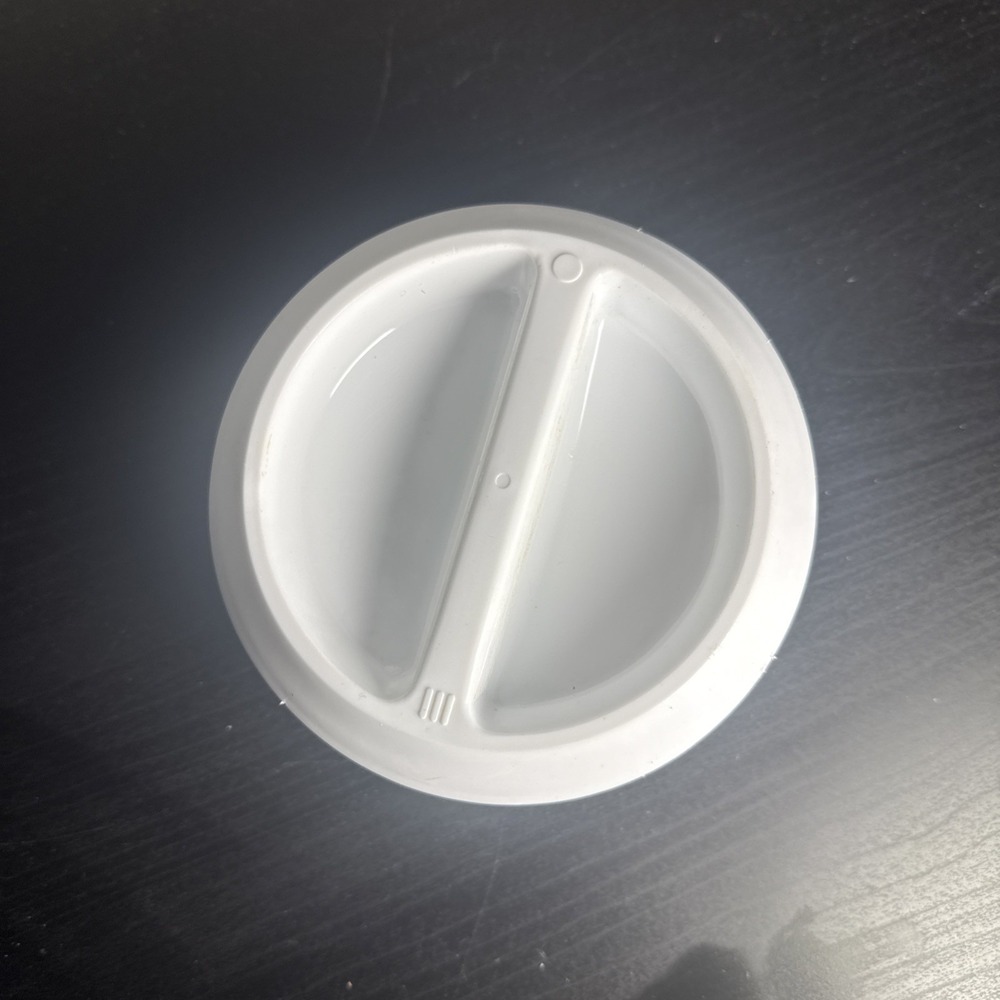 Vintage Brown W/ White Lid Rubbermaid 2.25 Quarts Pitcher - Picture 9 of 14